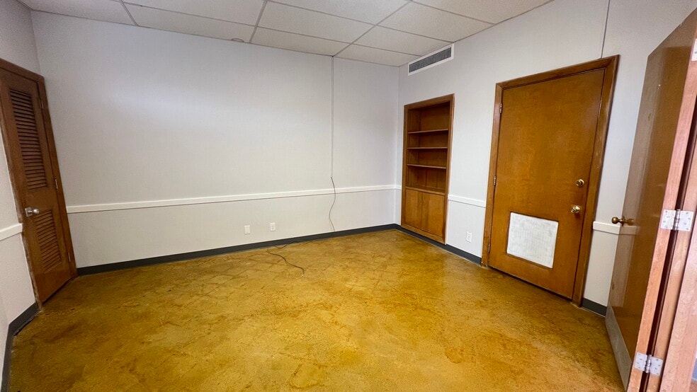 More Photos Of 2908 Chamberlayne Ave, Richmond Office For Lease