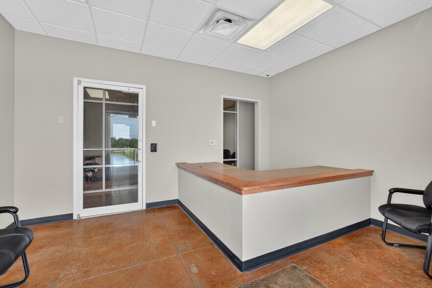 More Photos Of 906 S Eastern Ave, Elk City Warehouse For Sale