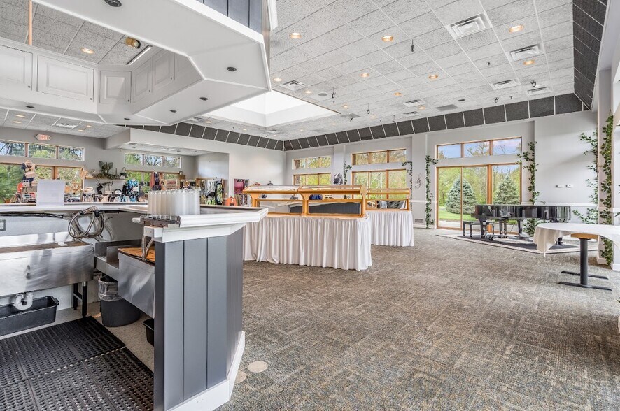 More Photos Of 88 Route 173 W, Hampton Lodge Meeting Hall For Sale