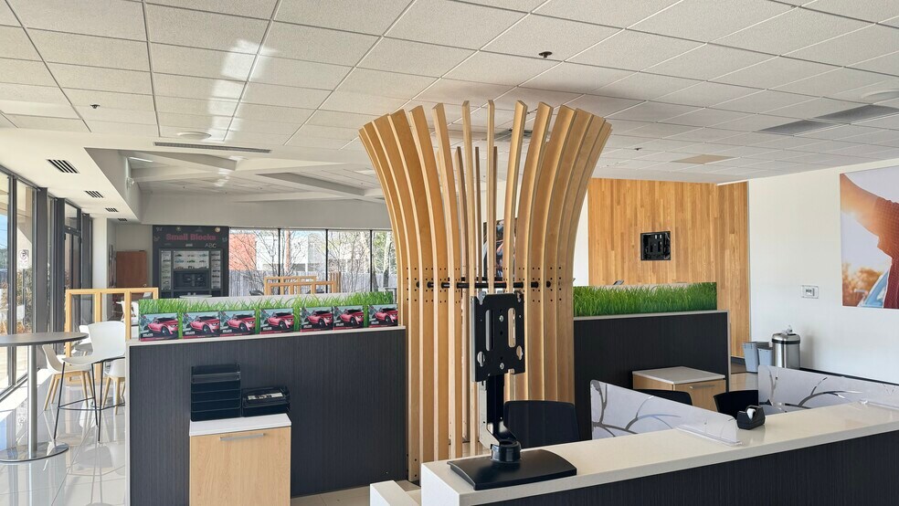 More Photos Of 1431 Cobb Pky SE, Marietta Auto Dealership For Sale