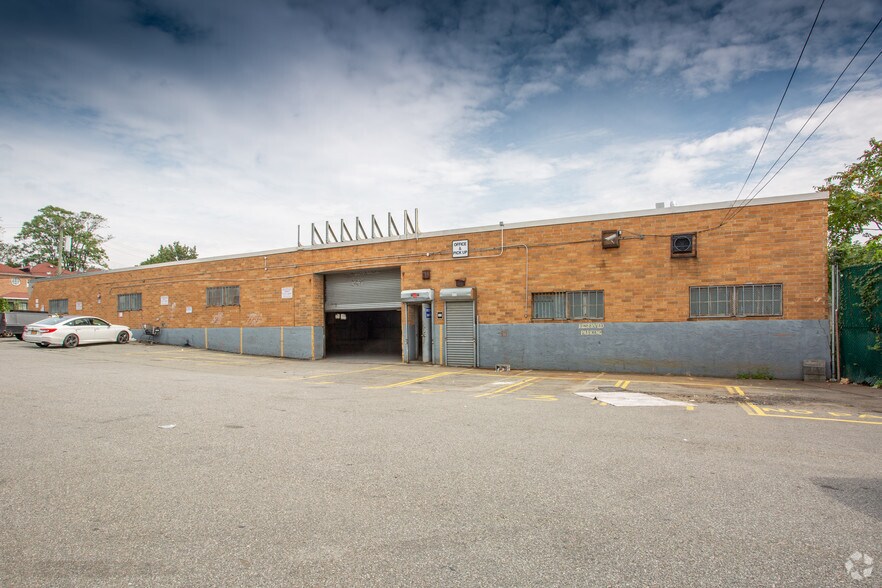 More Photos Of 17818 107th Ave, Jamaica Warehouse For Lease
