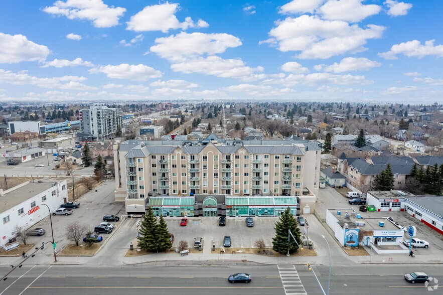 More Photos Of 1518 Centre St, Calgary Storefront For Lease