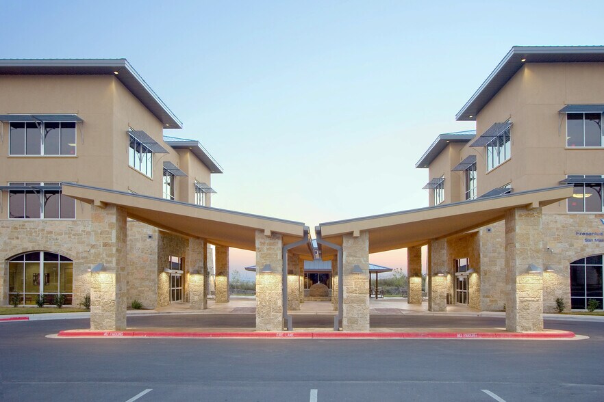 Primary Photo Of 1340 Wonder World Dr, San Marcos Medical For Lease