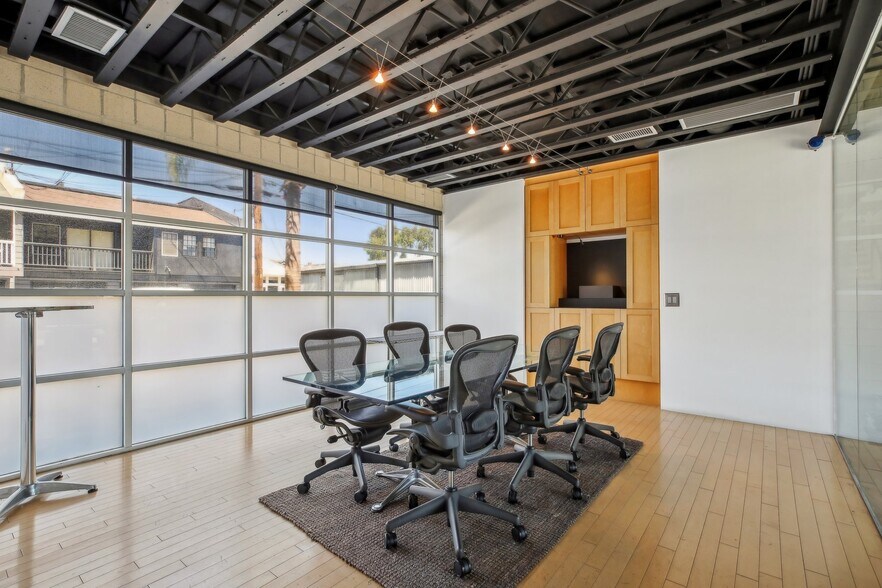 More Photos Of 411 30th St, Newport Beach Loft Creative Space For Sale