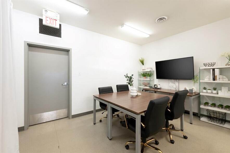 More Photos Of 380 Mackenzie Blvd, Fort McMurray Warehouse For Lease