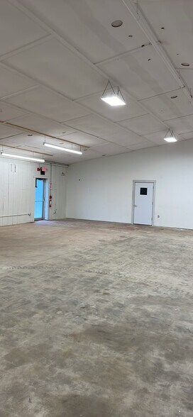 More Photos Of 38 Milton Rd, Rochester Manufacturing For Lease