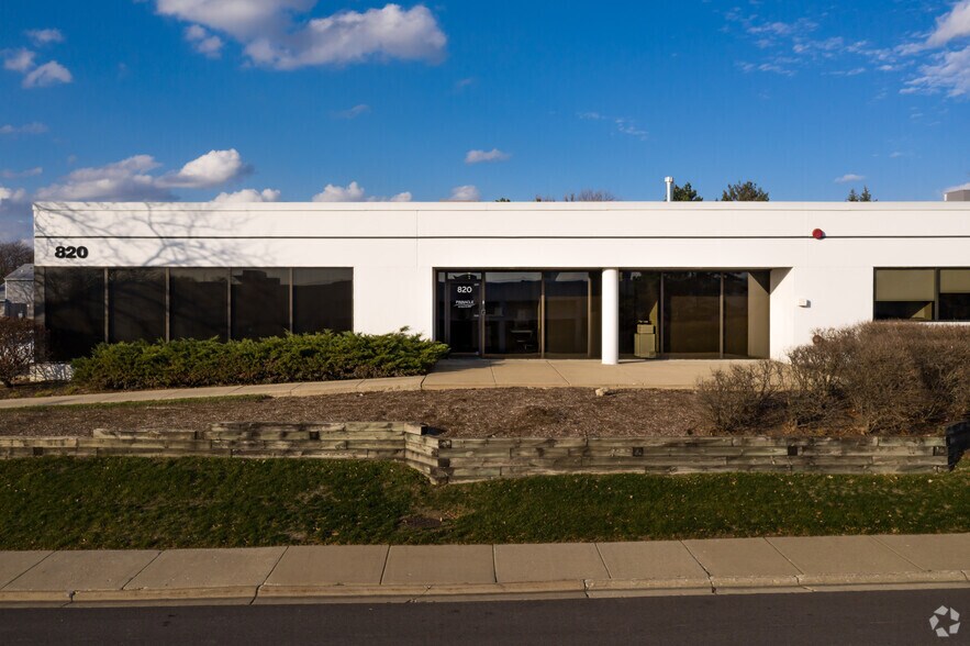More Photos Of 800 Springer Dr, Lombard Office For Lease