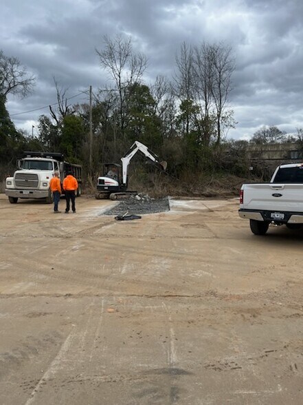 More Photos Of 1005 Richland St, Rock Hill Distribution For Sale