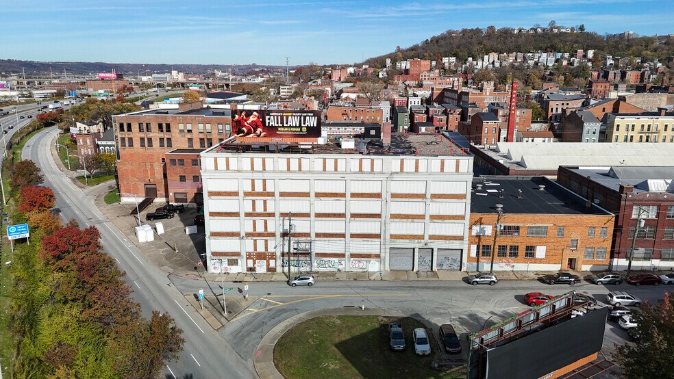 More Photos Of 1034 Hulbert Ave, Cincinnati Warehouse For Lease