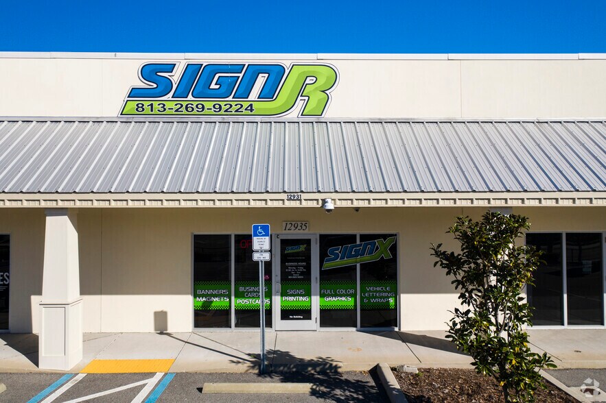 More Photos Of 12911-12921 N Nebraska Ave, Tampa Flex For Lease