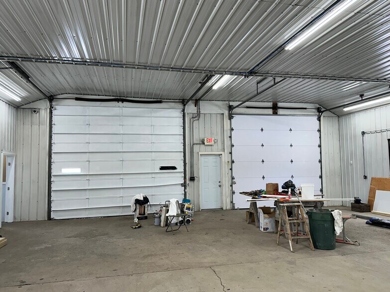 More Photos Of 124 Barlow St, Canastota Industrial For Lease