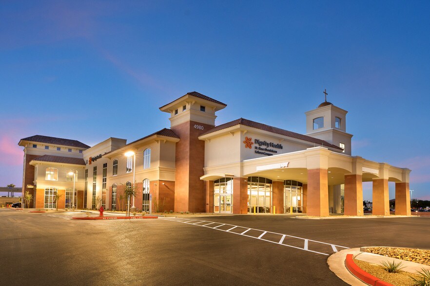 More Photos Of 4980 W Sahara Ave, Las Vegas Hospital For Lease