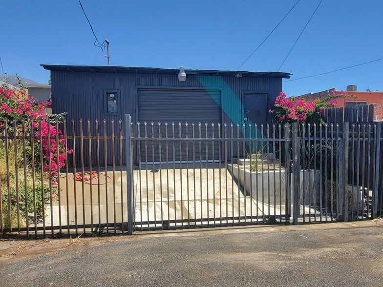 Primary Photo Of 9939 Commerce Ave, Tujunga Storefront For Sale