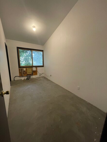 More Photos Of 2482 Newport Blvd, Costa Mesa Loft Creative Space For Lease