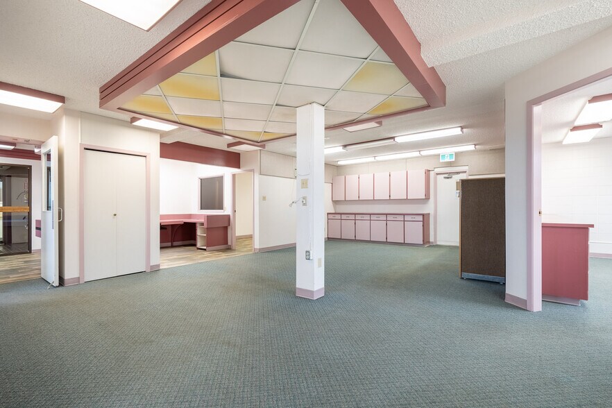 More Photos Of 6209 44 St, Lloydminster Office For Lease