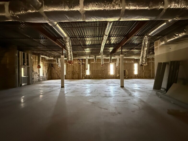 More Photos Of 1500 N Longstreet St, Kingstree Light Distribution For Sale