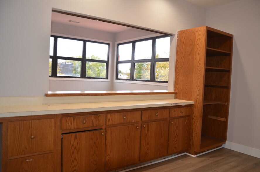 More Photos Of 510 Collins St, Joliet Unknown For Lease