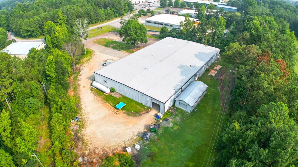 More Photos Of 360 Commerce Blvd, Bogart Distribution For Lease