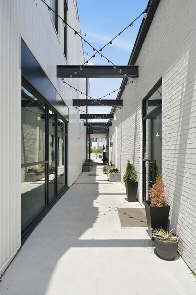 More Photos Of 6100 Robertson Ave, Nashville Storefront For Lease