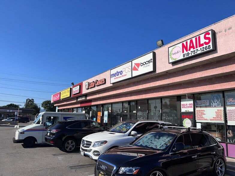 More Photos Of 17703-17715 Saticoy St, Reseda Unknown For Lease