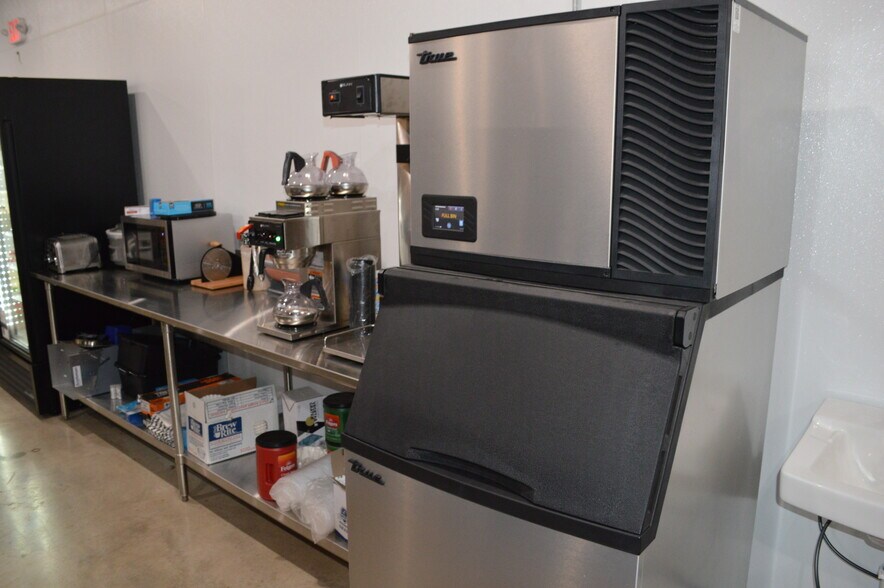 More Photos Of 3523 Highway 163, Cherry Valley Restaurant For Sale