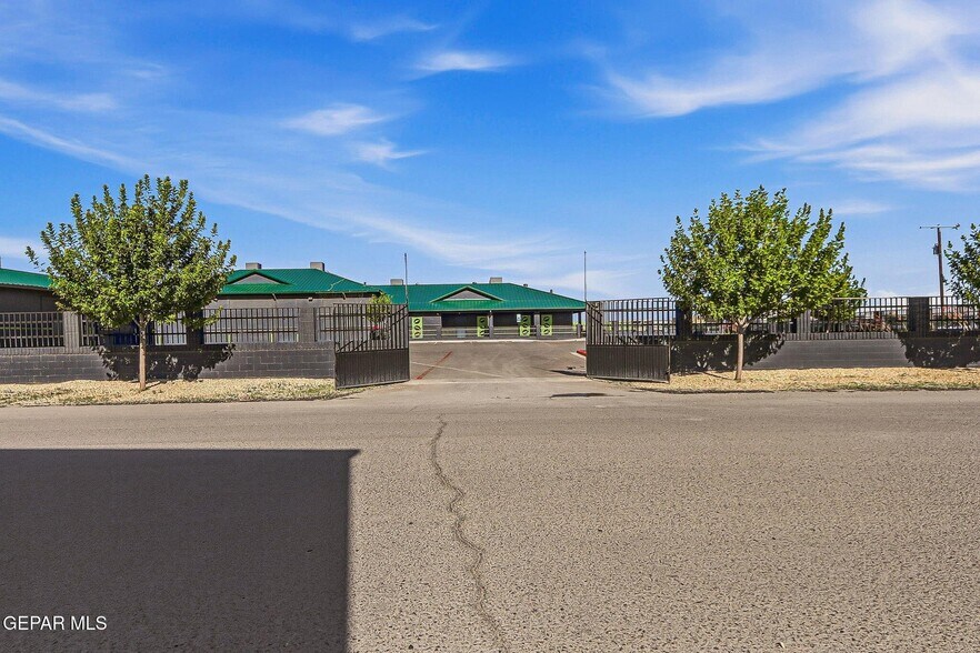 More Photos Of , Sunland Park Flex For Sale
