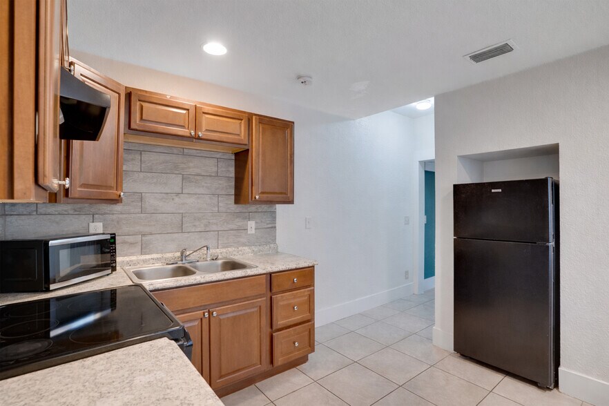 More Photos Of 316 W Columbus Dr, Tampa Apartments For Sale