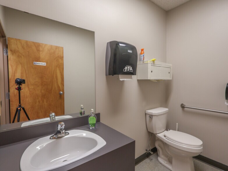 More Photos Of 5003 47 st, Stettler Office For Lease