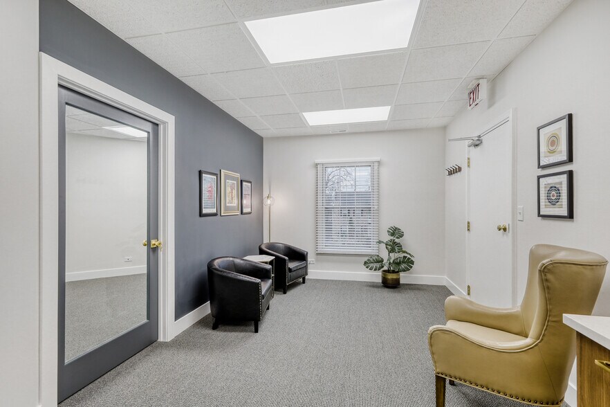 More Photos Of 610 W Roosevelt Rd, Wheaton Medical For Lease