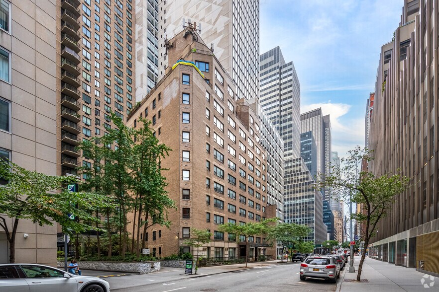 More Photos Of 210 E 47th St, New York Multifamily For Sale