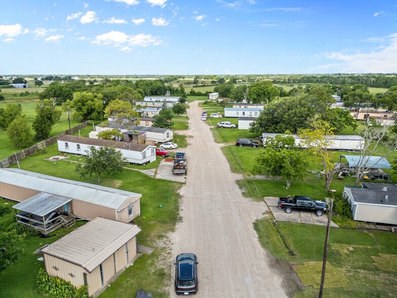 More Photos Of 354 Private Road 620, Bay City Manufactured Housing Mobile Home Park For Sale