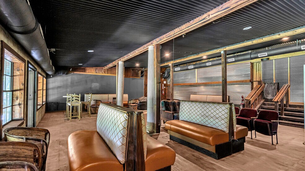 More Photos Of 4565 US-77 Hwy, Davis Specialty For Sale