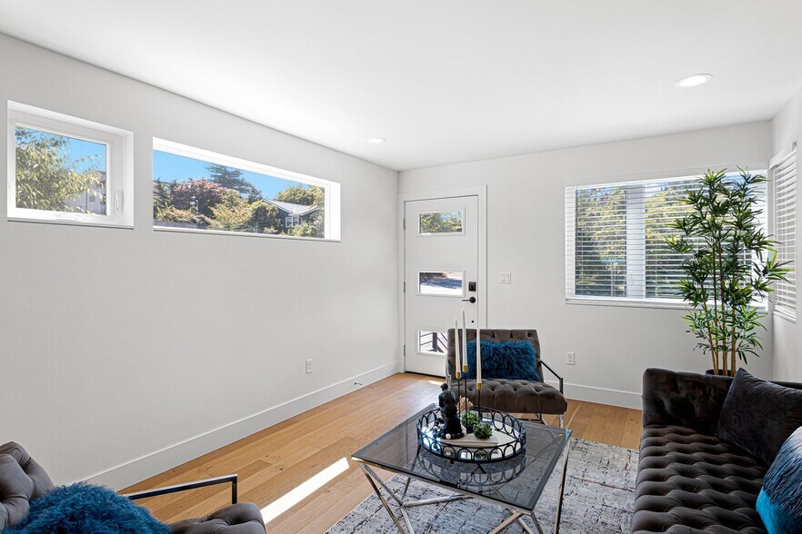 More Photos Of 4270 NE 50th St, Seattle Apartments For Sale