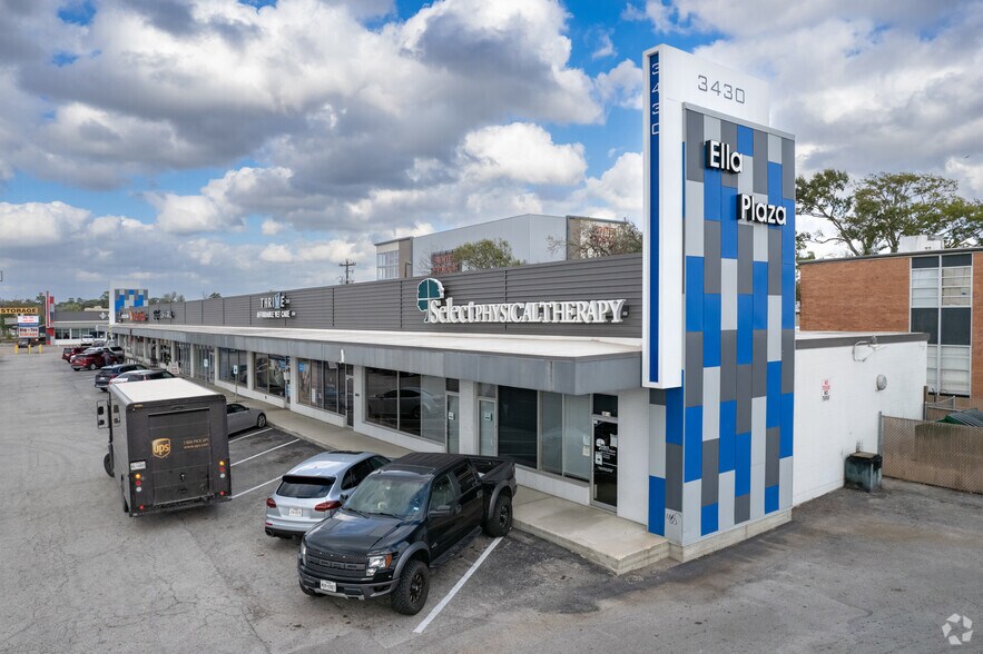 More Photos Of 3414-3468 Ella Blvd, Houston Unknown For Lease