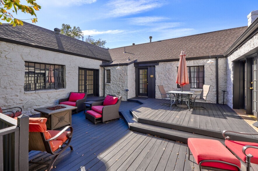 More Photos Of 3500 N Coltrane Rd, Forest Park Specialty For Sale