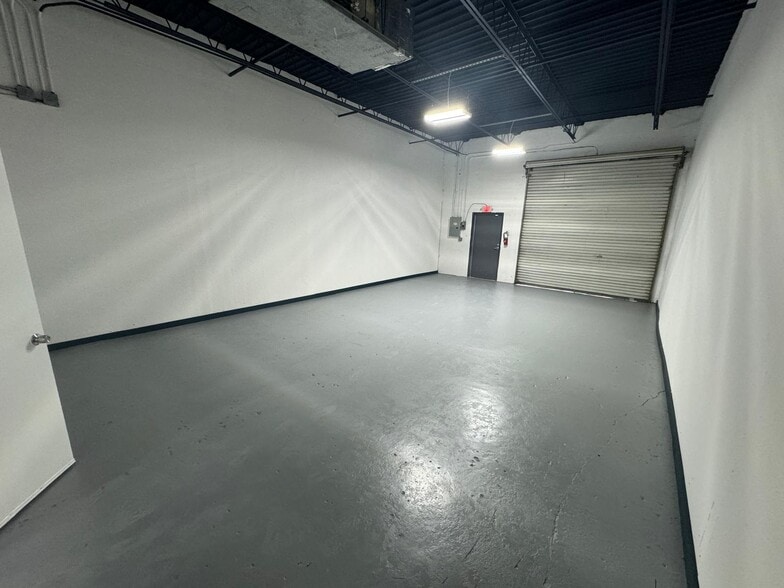 More Photos Of 6240 39th St N, Pinellas Park Unknown For Lease