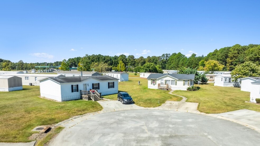 More Photos Of 2022 Keith Ln, Selma Manufactured Housing Mobile Home Park For Sale