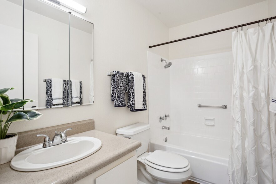 More Photos Of 6546 Auburn Blvd, Citrus Heights Apartments For Sale