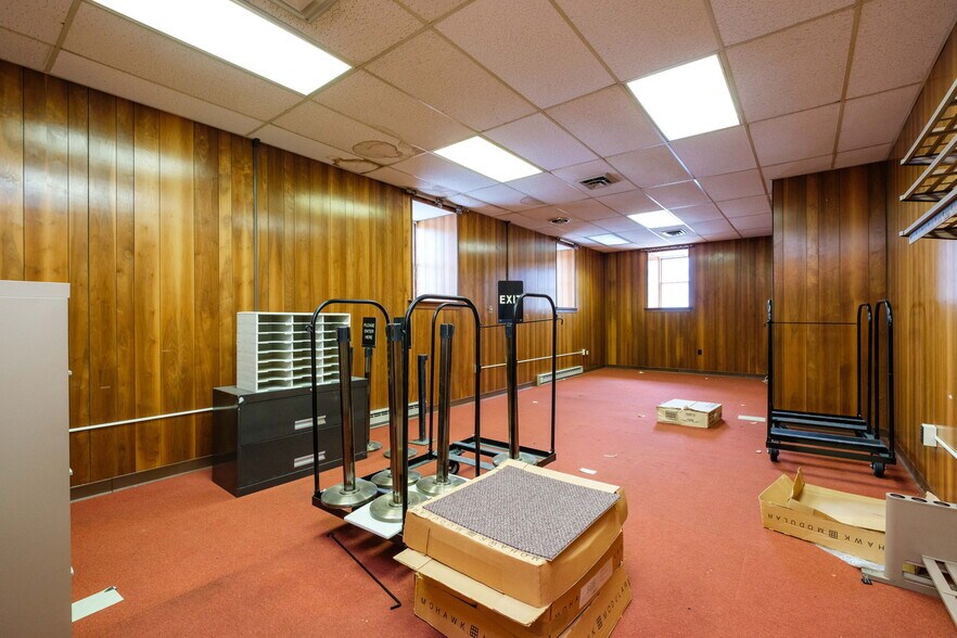 More Photos Of 120 S Main St, Edinburg General Retail For Sale