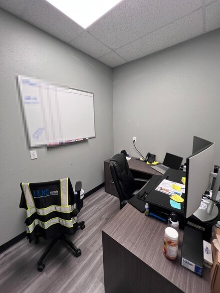 More Photos Of 5316 Lena Rd, Bradenton Light Distribution For Lease