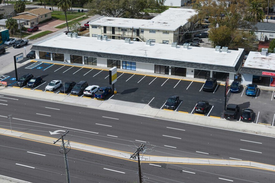 More Photos Of 4239 W Kennedy Blvd, Tampa Storefront For Lease