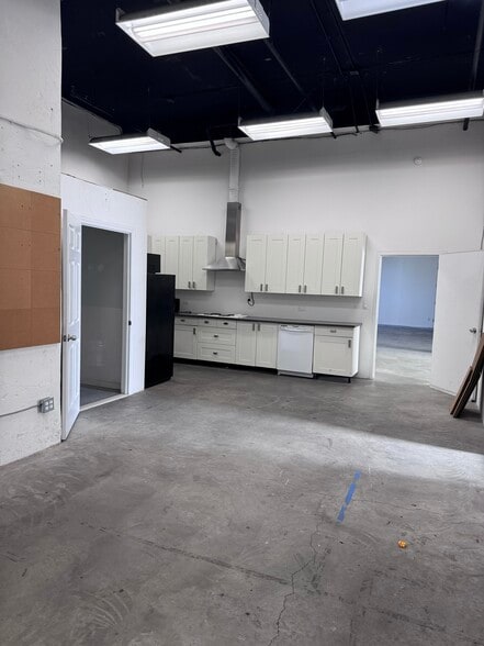 More Photos Of 486 Hart St, Brooklyn General Retail For Lease