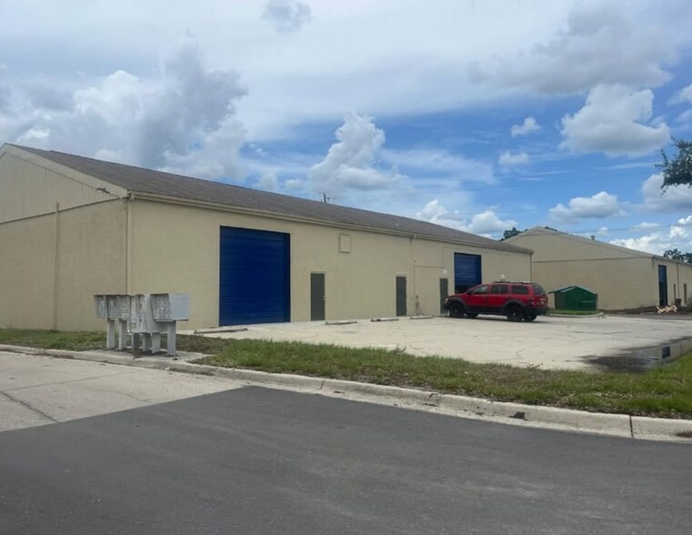 More Photos Of 722 17th St E, Palmetto Warehouse For Lease
