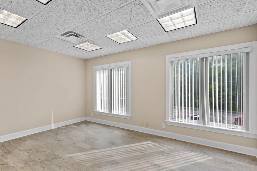 More Photos Of 815 John Harper Hwy, Louisville Office For Sale