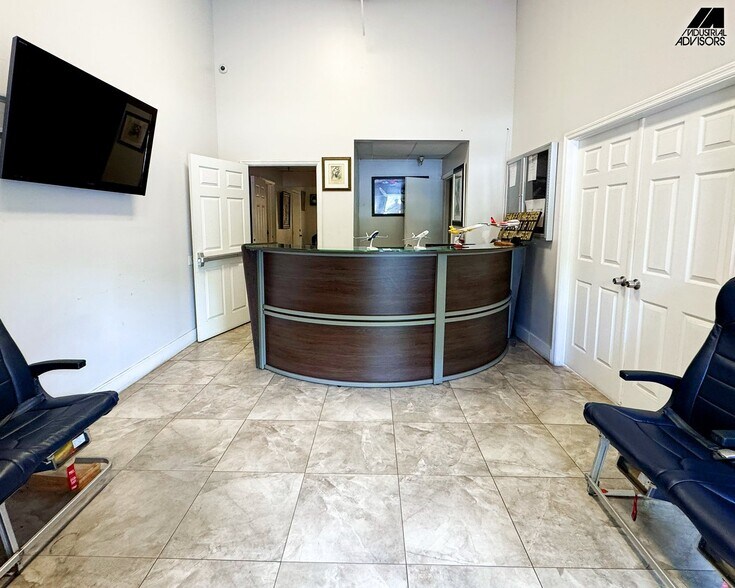 More Photos Of 5601-5603 NW 159th St, Hialeah Manufacturing For Lease