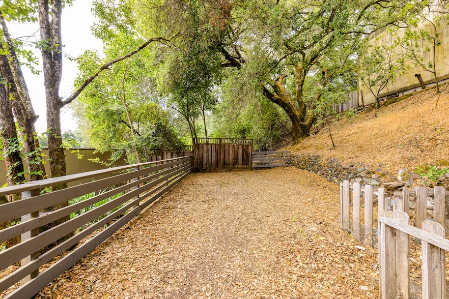 More Photos Of 155 Cherry Creek Rd, Cloverdale Winery Vineyard For Sale