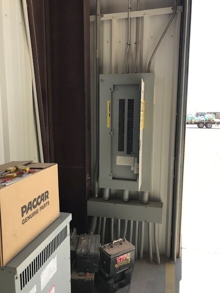 More Photos Of 250 Solo Rd, Odessa Warehouse For Lease