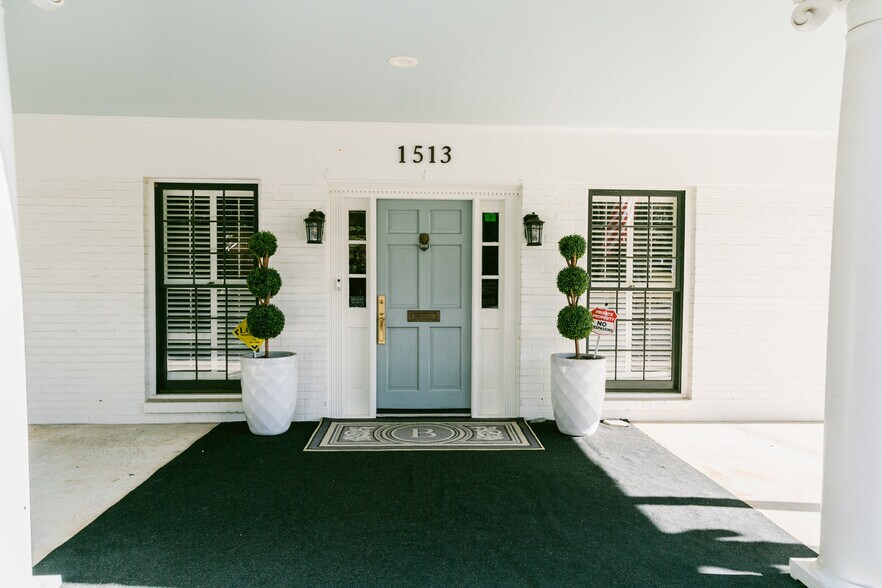 More Photos Of 1513 Oak Grove Rd, Decatur Office For Sale