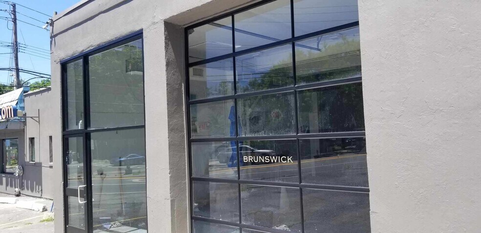 More Photos Of 600 Central Park Ave, Scarsdale Freestanding For Lease