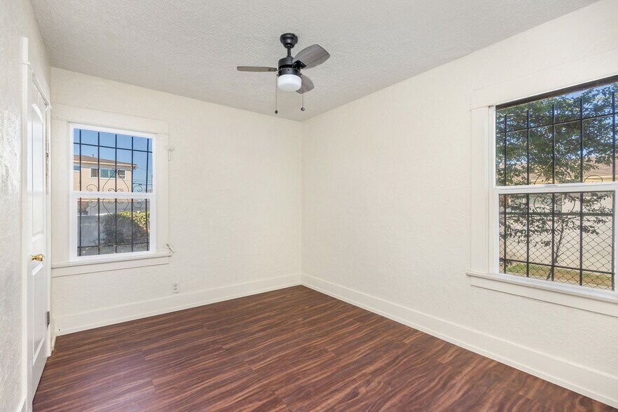 More Photos Of 817 E New York St, Long Beach Multifamily For Sale